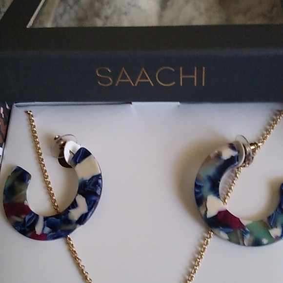 Saachi Necklace & Earring Set - Picture 5 of 5